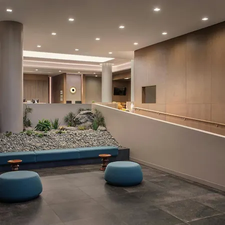 Sheraton Laguardia East 3*