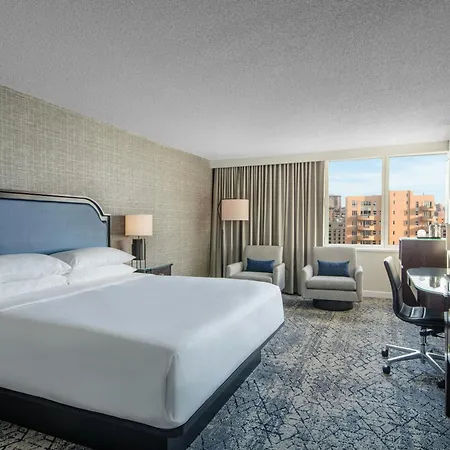 Sheraton Laguardia East Hotel 3*