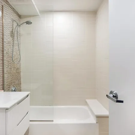 809-4b Balcony W D Prime Location New York
