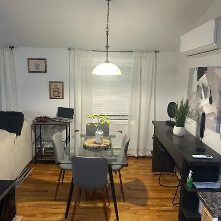 Chic Modern Bedroom 5 Mins From Jfk Homestay