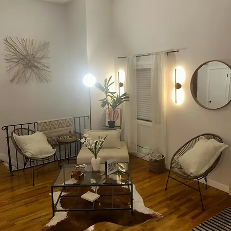 Chic Modern Bedroom 5 Mins From Jfk *