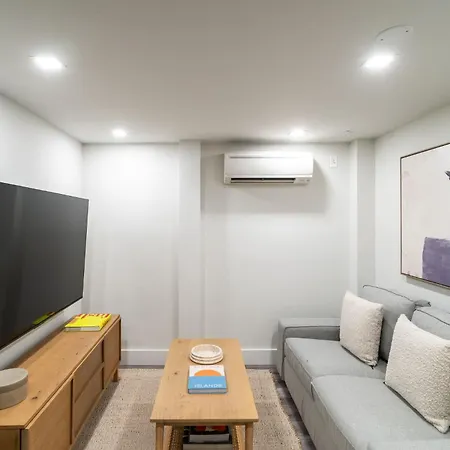Apartment Lower East Side Gem 3br Near Williamsburg Bridge *