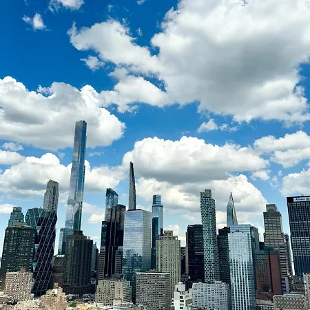 Midtown High Floor Fantastic Panoramic View Corner 2 Bedroom *