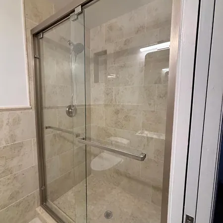 Private Bedroom And Private Bath 3*