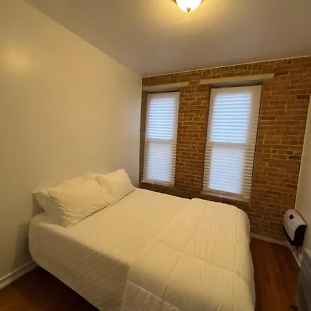 Private Bedroom And Private Bath Guest house