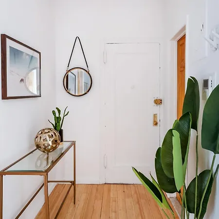102-1a Value 2br Near Park *