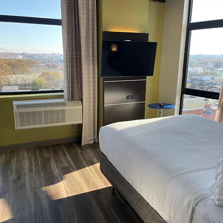 Hotel Express Long Island E - By Ihg
