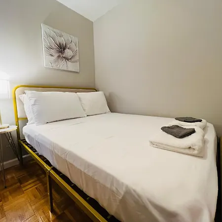 Hudson Apartment *