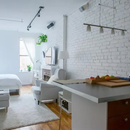 Sunny Chelsea Getaway