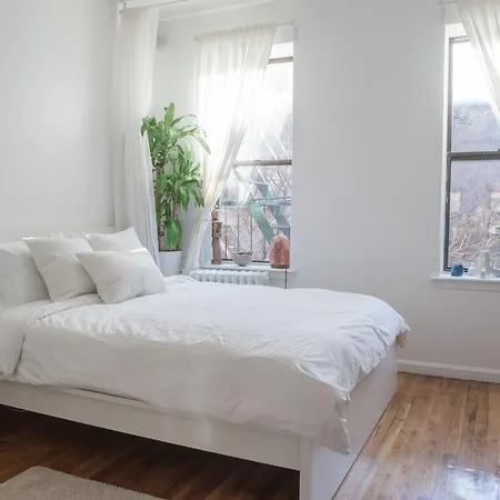 Sunny Chelsea Getaway New York