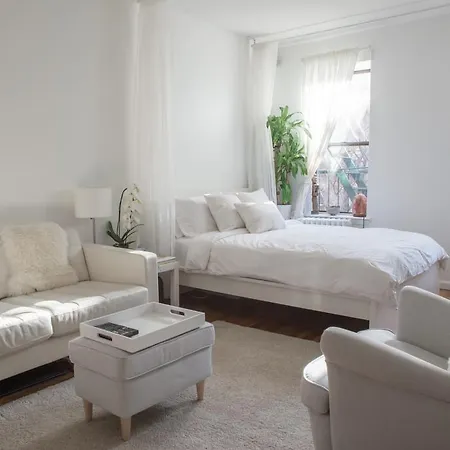 Sunny Chelsea Getaway