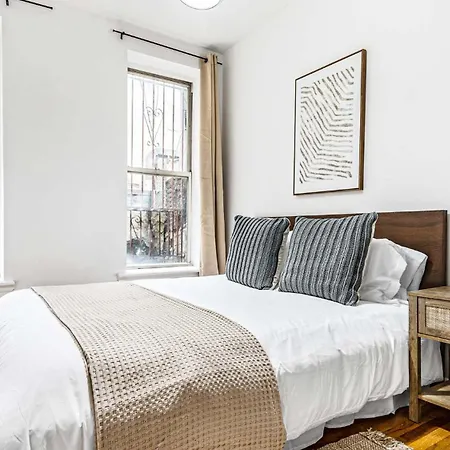Stylish & Comfy 4bdr & 1bth In Midtown Manhattan New York