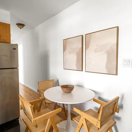 Spacious 3bedroom 1bath In The Heart Of The Lower East Side Near Iconic Nyc Landmarks Apartment New York