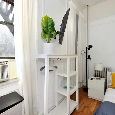 Midtown West Furnished 3br Apartment