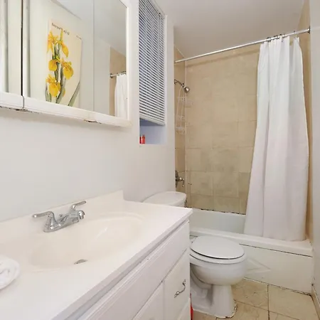 Midtown West Furnished 3br New York