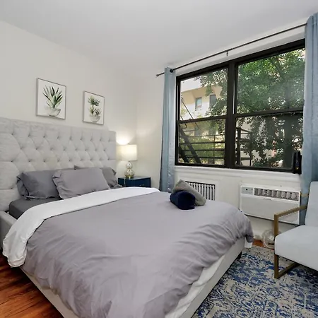 Charming Ues Walk To Subway Park Apartment *
