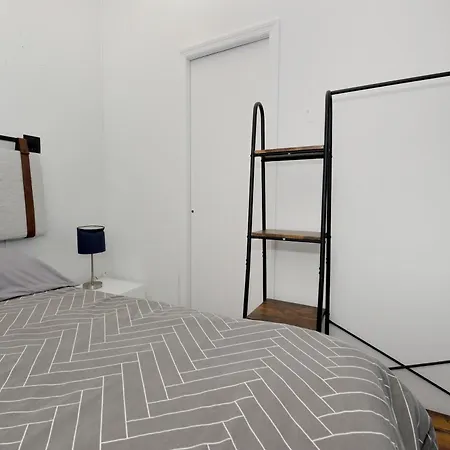 Apartment Midtown West Furnished 3 Bedroom *