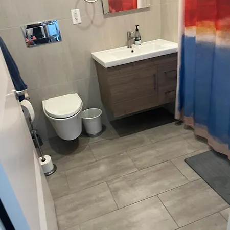 Luxury In Little Italy 2 Bedroom Private Balcony Apartment