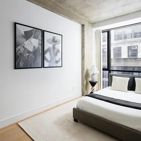 Stunning With Patio In Manhattan *