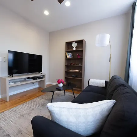 3 Bedroom In Manhattan Apartment *
