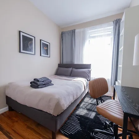 Apartment 3 Bedroom In Manhattan *