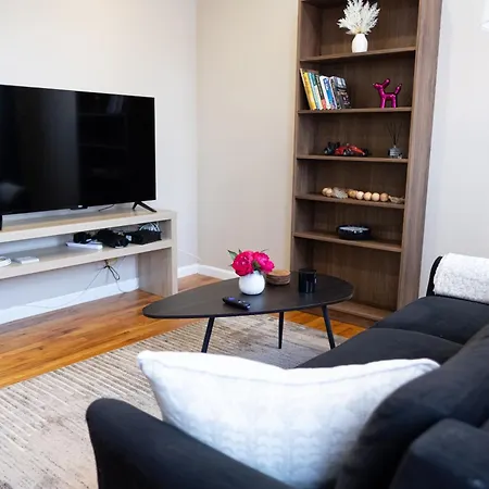 3 Bedroom In Manhattan Apartment
