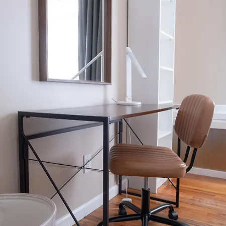 3 Bedroom In Manhattan Apartment *