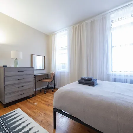 Apartment 3 Bedroom In Manhattan New York