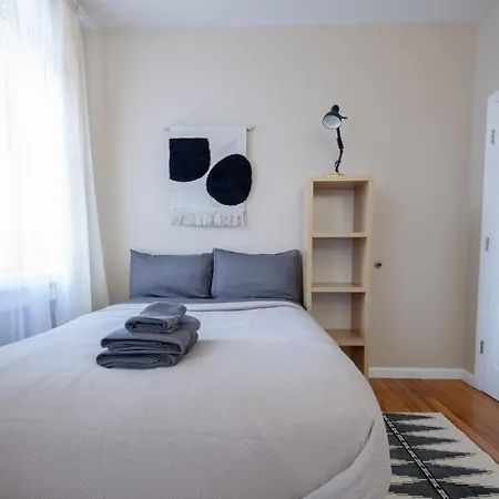 3 Bedroom In Manhattan Apartment