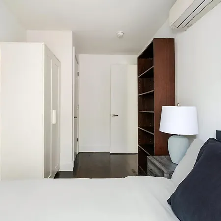 39-2 Renovated 3br Prime Hudson Yards Area Apartment New York