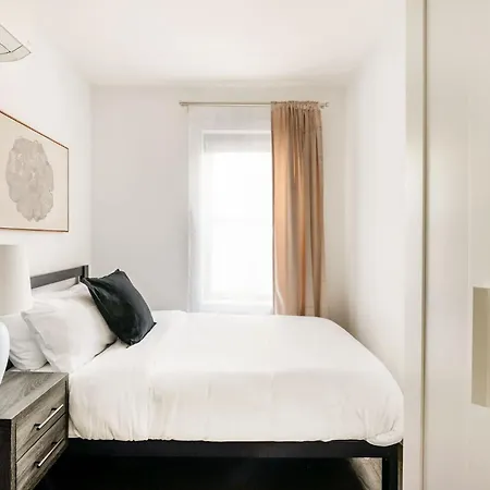 39-2 Renovated 3br Prime Hudson Yards Area Apartment