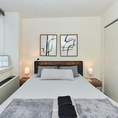 Modern Times Square 1 Bedroom Retreat Apartment