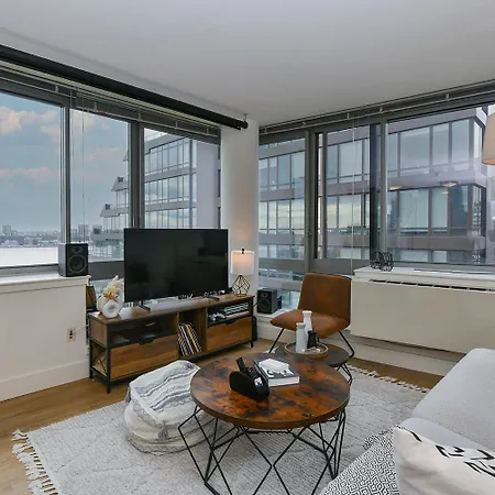 Modern Times Square 1 Bedroom Retreat Apartment