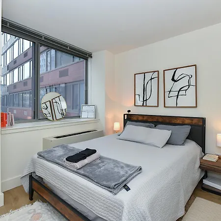 Modern Times Square 1 Bedroom Retreat New York