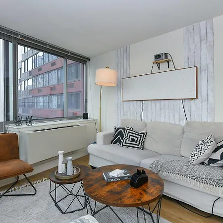 Modern Times Square 1 Bedroom Retreat Apartment New York