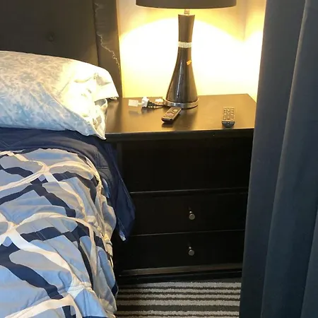 Cozzy With Private Entrance And Drive Way * New York