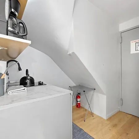 Apartment Near Restaurants Broadway And Shopping New York