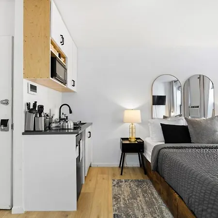 Midtown - Walking Distance To Times Square *