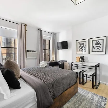 Midtown - Walking Distance To Times Square * New York