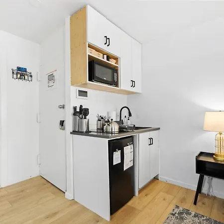 Midtown - Walking Distance To Times Square