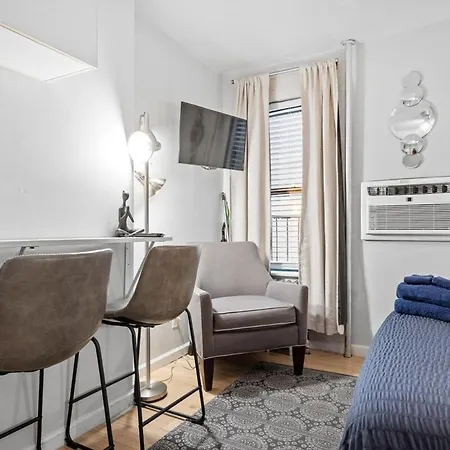 Walk To Time Square Cozy Apartment *
