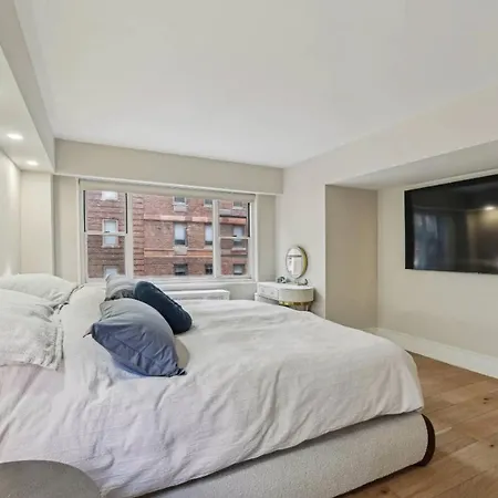 Sophisticated Corner Apartment Manhattan Apartment *