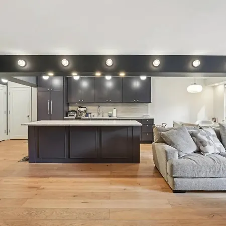 Apartment Sophisticated Corner Apartment Manhattan *