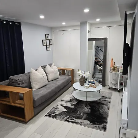Modern Oasis 1 New York