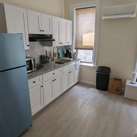 Cozy Private In Brooklyn By The Park, 3 Min From The Train Homestay