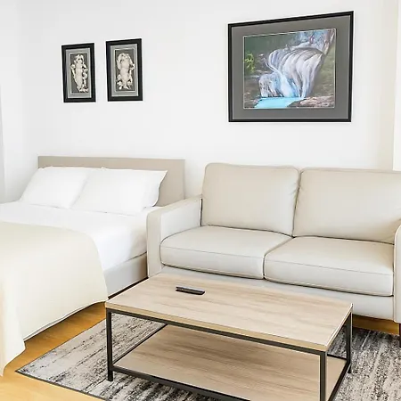 Apartment Nyc With Private Bathroom & Kitchenette *