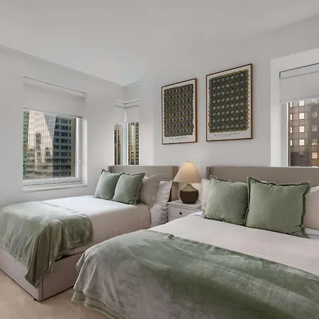 Lavish Two-story Retreat In The Heart Of Manhattan