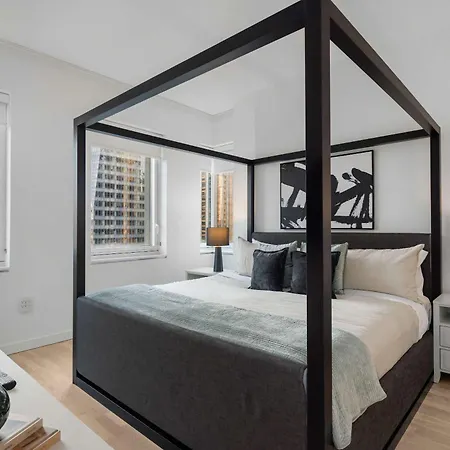 Lavish Two-story Retreat In The Heart Of Manhattan Apartment