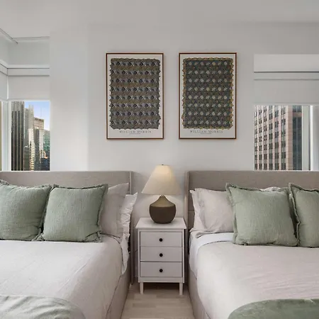 Lavish Two-story Retreat In The Heart Of Manhattan Apartment New York