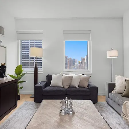 Lavish Two-story Retreat In The Heart Of Manhattan
